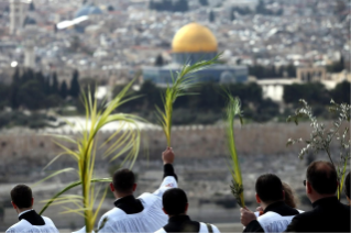 En union. À l'approche de Pâques